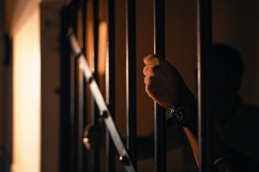 Guerrero Trápala aclara que su propuesta no busca criminalizar a la juventud, sino responder a una realidad que se ha agravado por la violencia, los problemas de salud mental, el abandono familiar y la influencia de contenidos que hacen apología del delito.