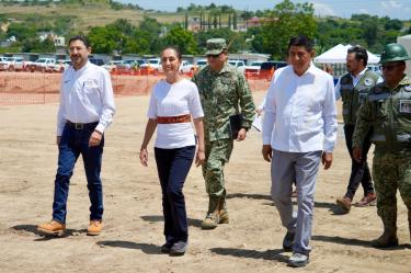 La presidenta Claudia Sheinbaum y el director del ISSSTE, Martí Batres, supervisaron la construcción