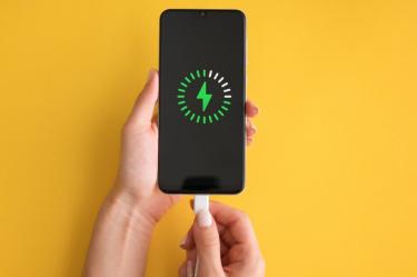 No siempre es necesario cargar el celular hasta el 100%.