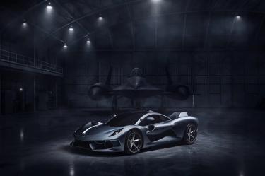 Así luce el Hennessey Blackbird inspirado en el legendario avión de combate