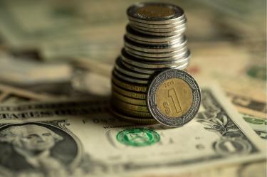 Peso mexicano podría extender su apreciación; retrocede aversión al riesgo