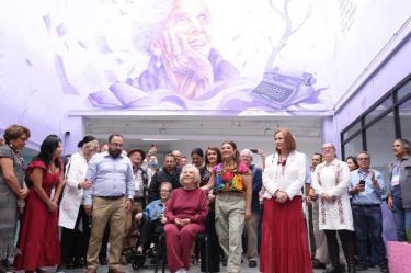 Acompañada por la escritora Elena Poniatowska, Brugada destacó que el recinto impulsará talleres de literatura, música y danza para jóvenes.