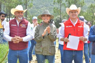 En representación del Gobierno de México, la directora general de Lotería Nacional, Olivia Salomón, acompañó al gobernador de Durango, Esteban Villegas