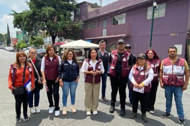 Brigadas de Iztacalco realizan labores de mantenimiento y recuperación de espacios públicos.