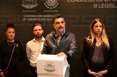 La reforma busca devolver tiempo de descanso, salud y convivencia familiar a los trabajadores, reduciendo el desgaste físico y el estrés que provocan las jornadas extenuantes.