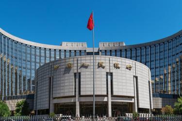 Autorizan a 30 bancos a operar el yuan digital, ¿qué busca China?