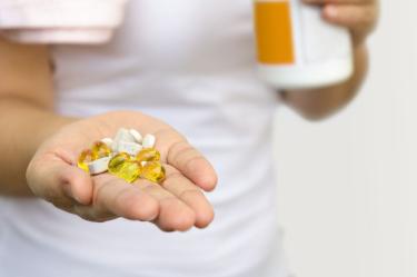 ¿Es malo automedicarse con vitaminas?