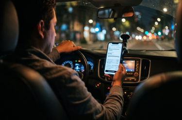 R2 otorgó más de 44 mil créditos en un año a conductores de Uber México