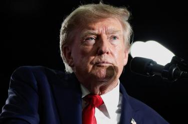 “No los necesitamos”: Trump anuncia arancel del 50% a autos, autopartes y acero de Canadá.