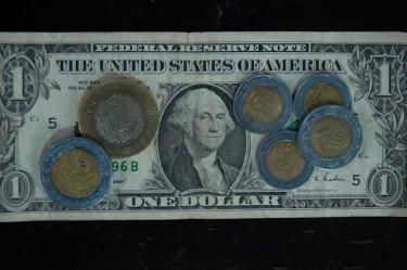 Peso mexicano se mantiene estable pese a la incertidumbre comercial en Norteamérica.
