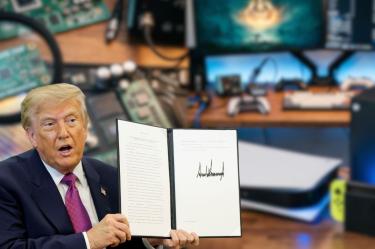 Trump analiza nuevos aranceles a los chips; podrían impactar a las consolas.