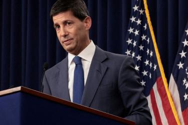La Fed abre la puerta a nuevas subidas de tasas si la inflación persiste, dice Warsh