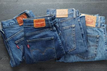 Regreso a clases impulsa la venta de jeans; Levi’s quiere estar en la lista escolar.