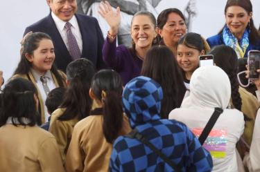 Se detalló que llegaron a las aulas 28 millones de estudiantes de educación básica y media superior, en todo el país, junto con más de 1.6 millones de maestras y maestros.
