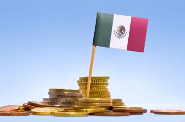 Economía mexicana pierde fuerza a mitad de año y reaparecen señales de estancamiento
