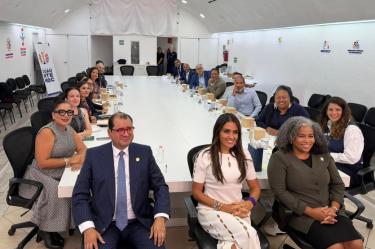Ale Rojo de la Vega, Alcaldesa de Cuauhtémoc, y legisladores de Nueva York, comparten experiencias para fortalecer el Estado de derecho* La alcaldesa y la delegación intercambiaron experiencias sobre seguridad, atención a mujeres, infraestructura, derechos y participación ciudadana.