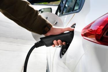 Se retrasa instalación de estaciones de carga para electromovilidad, ¿por qué?