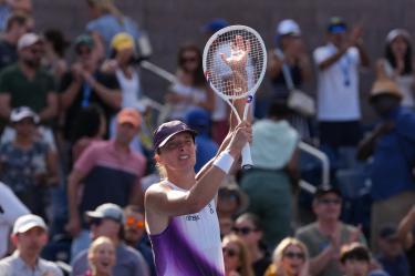 Iga Swiatek se enfrentará a Zheng Qinwen en los Octavos de Final del US Open 2026.