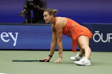 Aryna Sabalenka necesitó emplearse a fondo para mantener su paso invicto en las pistas neoyorquinas de Flushing Meadows.