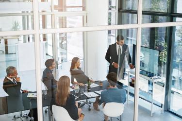 Advierten nuevos riesgos legales y financieros para las empresas.