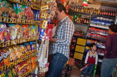 Pequeños comerciantes llaman a no incrementar el IEPS: erosiona el poder adquisitivo
