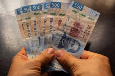 ¿Adiós billetes? Sheinbuam anuncia ley para reducir el uso de efectivo en México