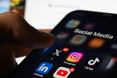 Preocupa a padres impacto de redes sociales en menores de 16 años; piden más protección.