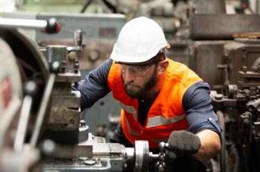 Producción industrial de México crece 0.5% y suma dos meses al alza.