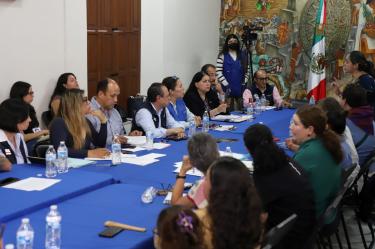 Autoridades y vecinos acordaron el establecimiento de una mesa de trabajo permanente coordinada por funcionarios de la alcaldía.