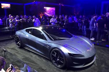 Tesla Roadster durante su presentación en el 2017.