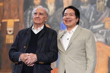 Mario Delgado, titular de SEP y Gabriel Cámara Cervera, director general del CONAFE