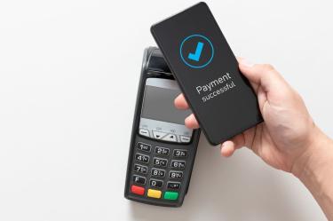 Adiós al efectivo: pagos sin contacto ya representan 36% de las transacciones.