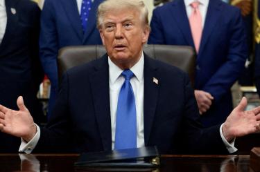 “El único feliz es China”: Trump rechaza frenar la IA y acusa una conspiración enfermiza.