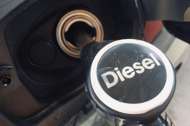 Precio del diésel bajo presión: mantenerlo en 27 pesos afectaría a Pemex.