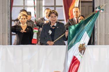 ¡Viva nuestra Soberanía!: Delfina Gómez encabeza emotivo Grito de Independencia ante miles de mexiquenses