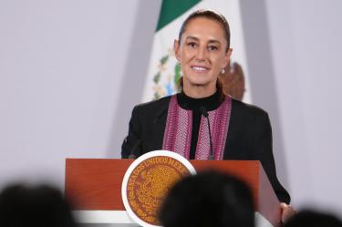 Claudia Sheinbaum informó que a la fecha se han completado mil 796 kilómetros de autopistas, carreteras federales, caminos, puentes y distribuidores viales.