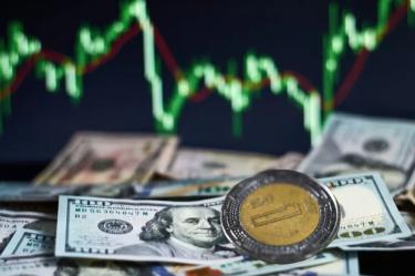 Peso mexicano se fortalece frente al dólar; mercados rebotan tras decisión de la Fed.