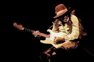 Jimi Hendrix murió muy joven tras dominar la escena musical.