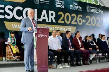 Michoacán se consolidó como la única entidad federativa en garantizar becas universales en todos los niveles académicos