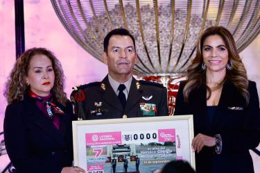 Durante el sorteo Zodíaco #1761 en conmemoración del 50 aniversario del Heroico Colegio Militar en Tlalpan.