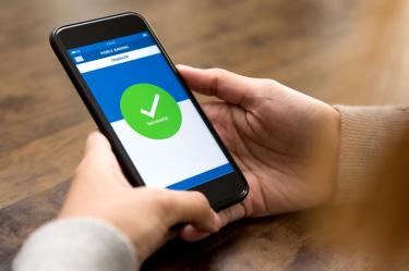 ¿Te llegó una transferencia desconocida? Podrías terminar involucrado en un fraude.