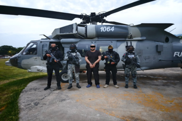 La captura de “Kamoni” se realizó durante una operación de precisión realizada por elementos de las Fuerzas Especiales de la Guardia Nacional, del Ejército y de Interpol México.