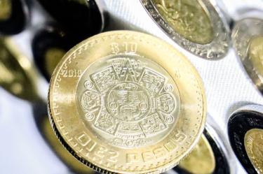 Peso mexicano se deprecia frente al dólar, ¿por qué tuvo una fuerte caída?
