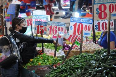 Aumenta costo de la vida: regreso a clases y agropecuarios presionan la inflación en México.