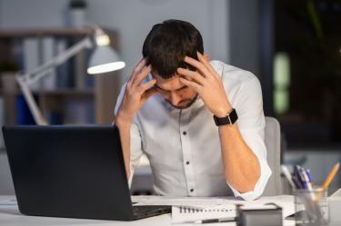 Inteligencia Artificial incrementa el estrés laboral, ¿por qué?