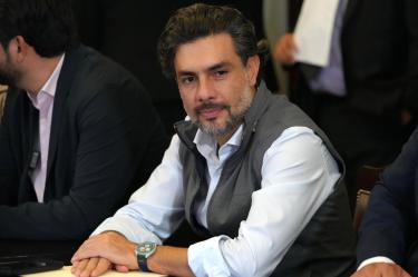 La propuesta respaldada por el líder capitalino del PVEM, Jesús Sesma Suárez, busca solucionar la falta de recursos económicos que actualmente limita los servicios de esterilización, vacunación, rescate, adopción responsable y atención veterinaria pública en la metrópoli.