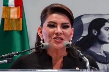 Lorenia Valles