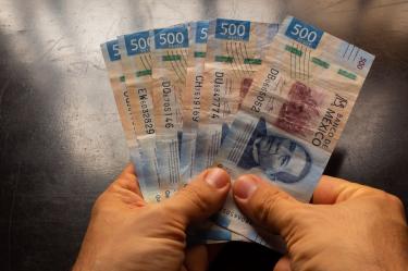 ¿Cuánto dinero gastan los mexicanos y en qué? Esto revela el Inegi.