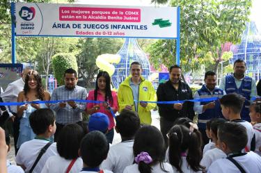 La intervención incluyó la renovación de la pista de tartán, canchas deportivas, juegos infantiles, el foro cultural, además del reemplazo total de adoquines y mobiliario urbano.