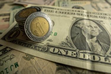 Tipo de cambio: sobreprecios financieros costarán 4 mil 300 mdd a mexicanos.